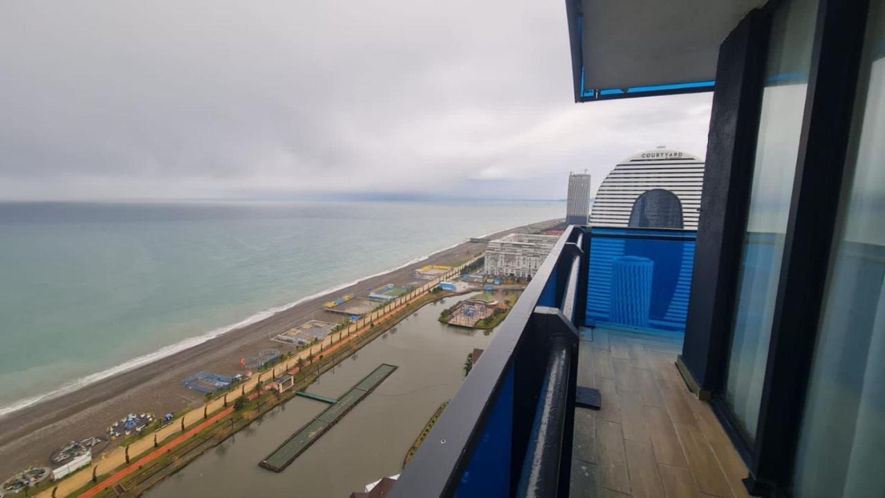 Downtown Centre In Batumi Aparthotel Orbi City In Batoemi Buitenkant foto