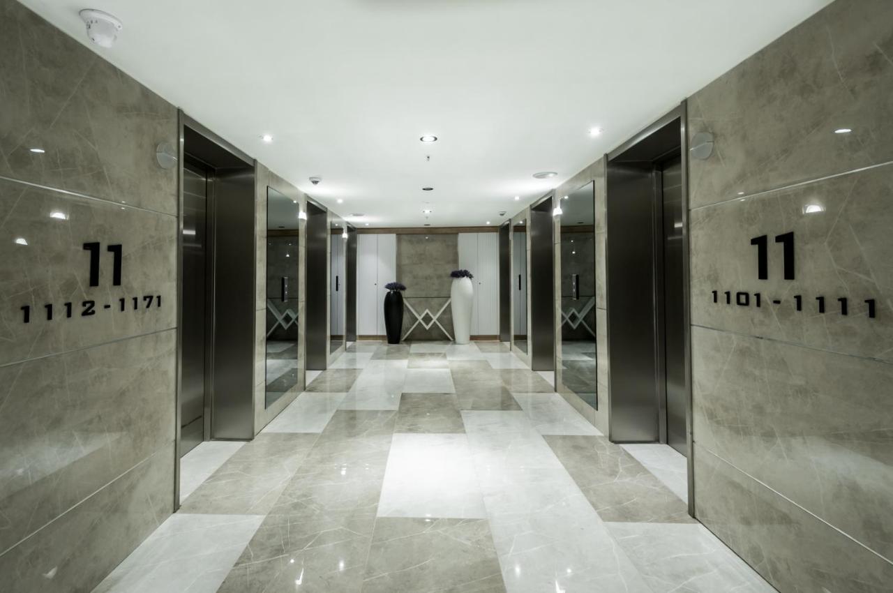 Downtown Centre In Batumi Aparthotel Orbi City In Batoemi Buitenkant foto