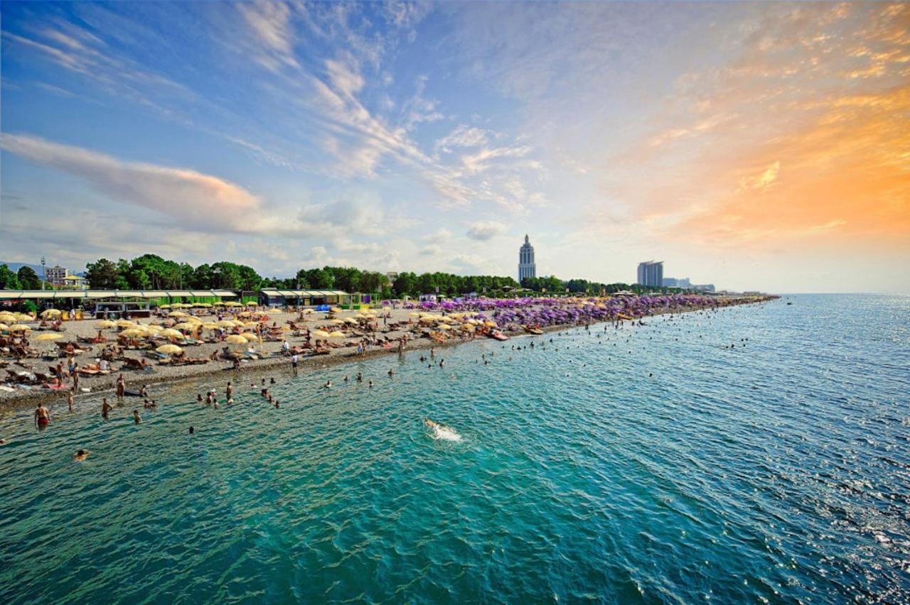 Downtown Centre In Batumi Aparthotel Orbi City In Batoemi Buitenkant foto