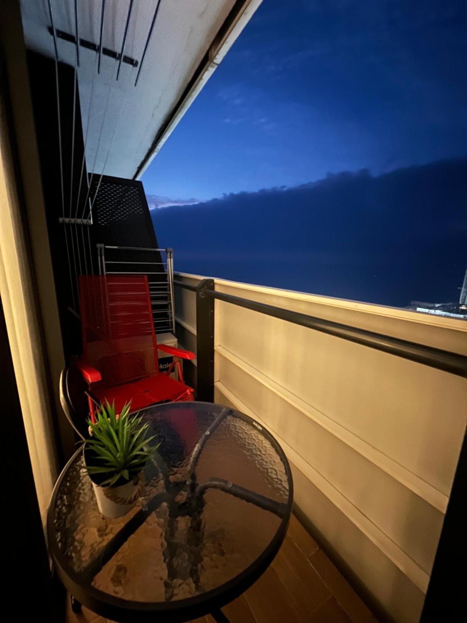 Downtown Centre In Batumi Aparthotel Orbi City In Batoemi Buitenkant foto