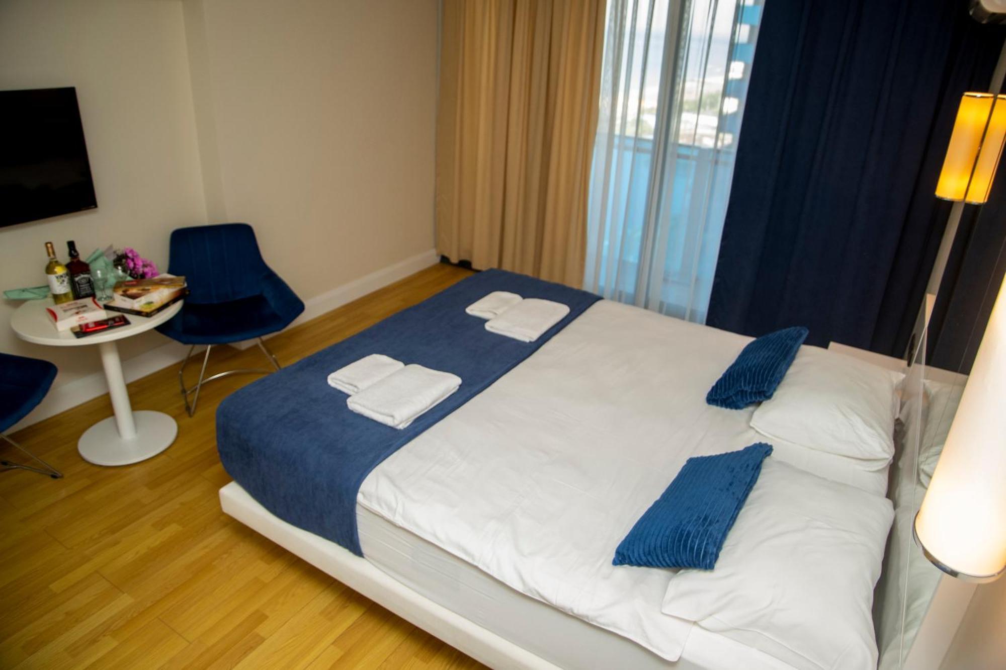 Downtown Centre In Batumi Aparthotel Orbi City In Batoemi Buitenkant foto